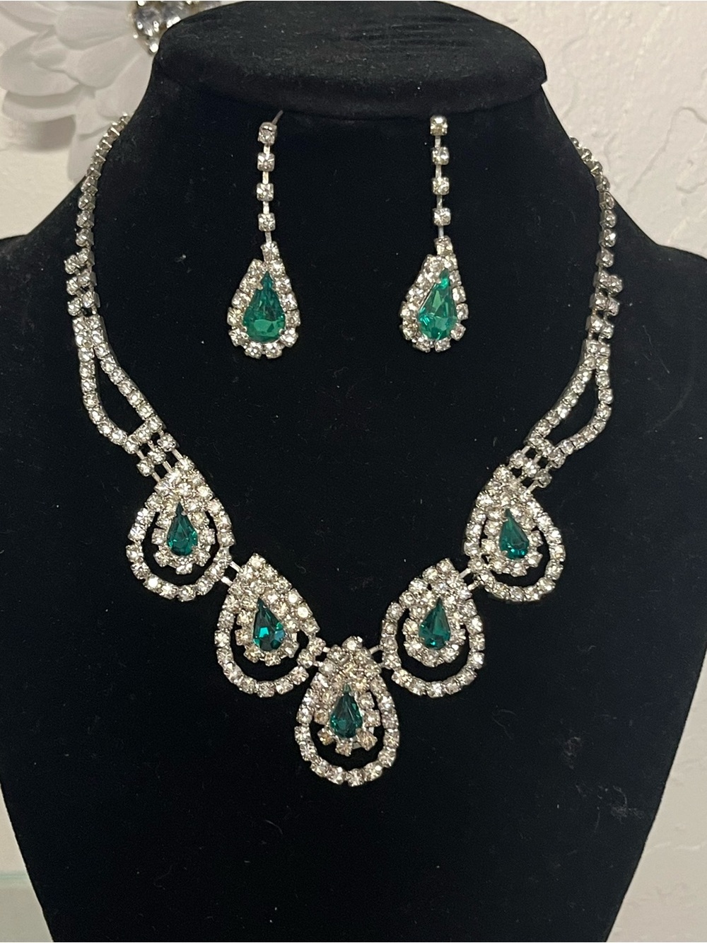 Emerald Teardrop Crystal Necklace & Earring Set - Women Jewelry